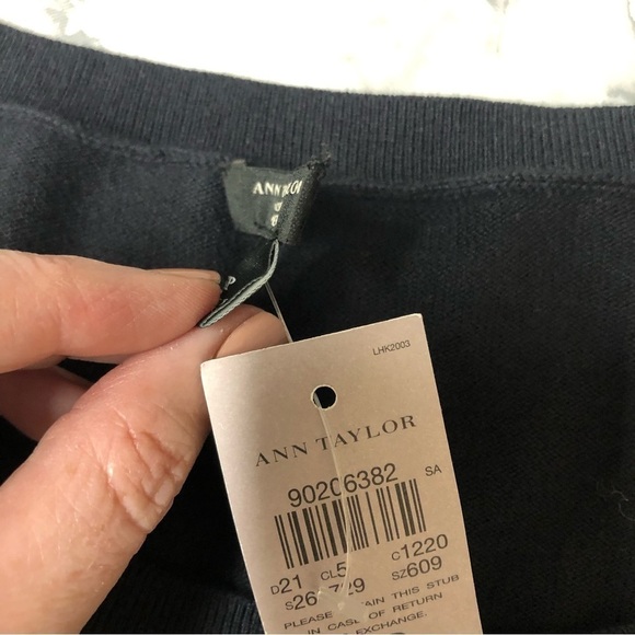 Ann Taylor Light Weight Gray Striped Blouse Size Small Petite NWT - Picture 4 of 7